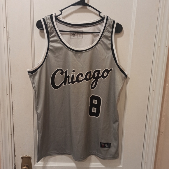 white Sox Other - Chicago bulls basketball men's jersey. Size L